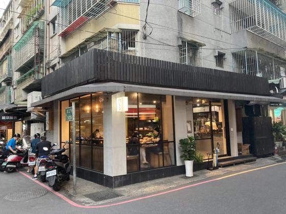 嗑滿call man🍴｜cafe & restaurant 徵內、外場夥伴