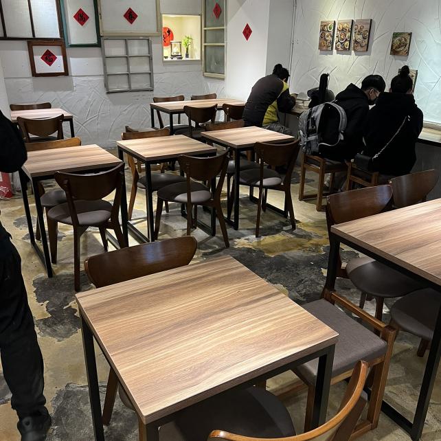 忠青商行外場兼職服務人員