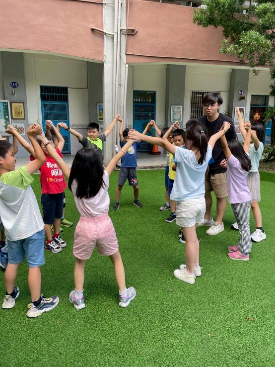 雙北公立國小課後照顧老師